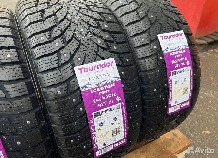 Tourador Ice Star TSW1 245/40 R18 и 265/35 R18 58T