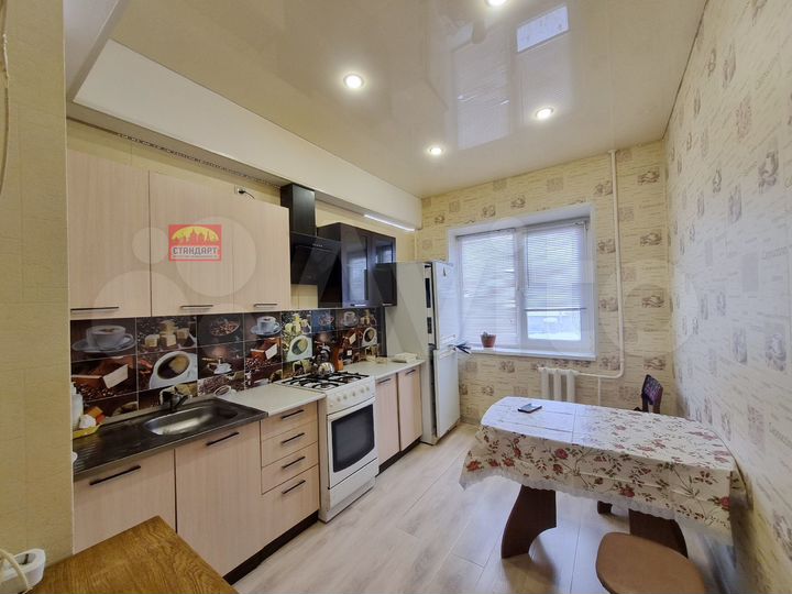 2-к. квартира, 52 м², 2/5 эт.