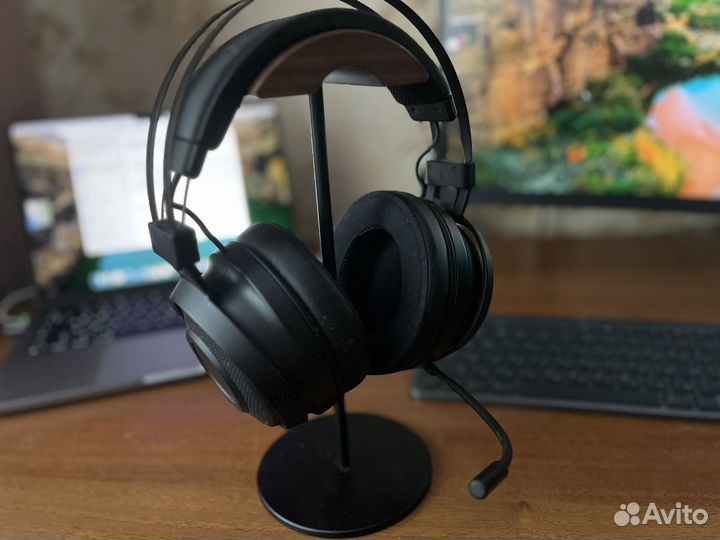 Наушники Razer Nari Essential