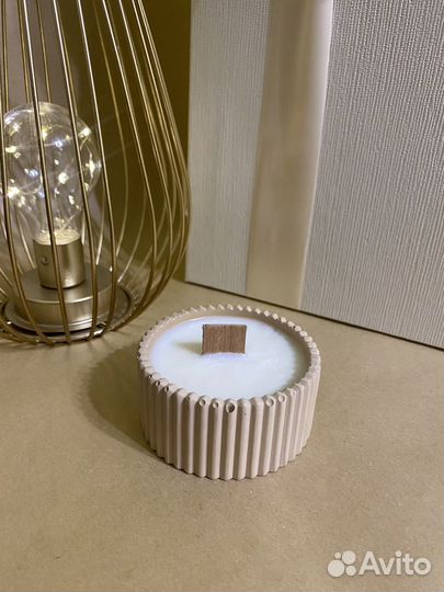 Свеча соевая в гипсовом подсвечнике