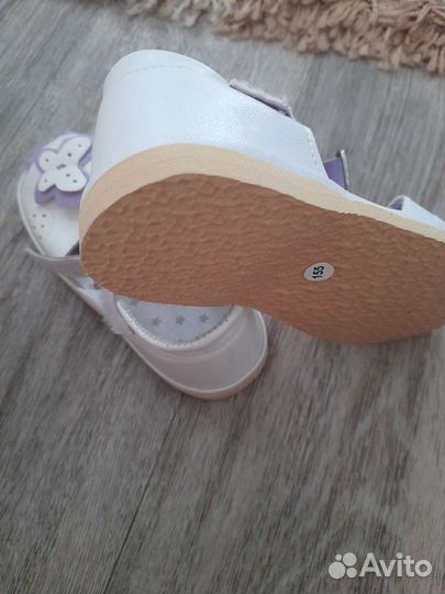 Босоножки 26-27р для девочки новые
