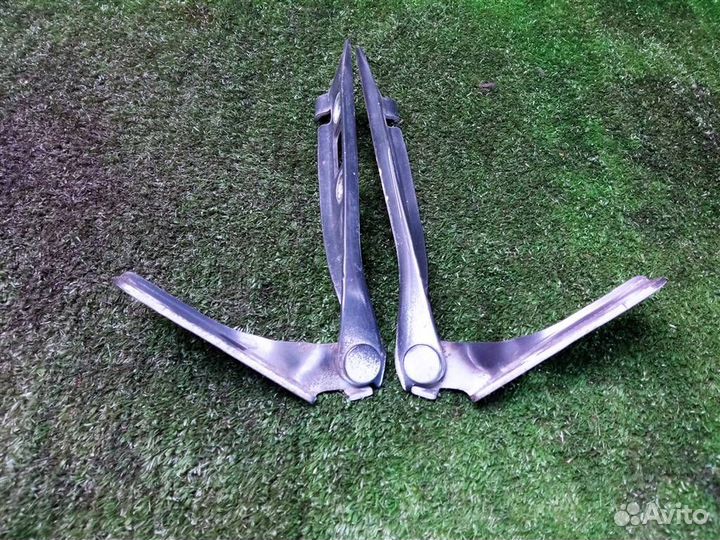 Петля капота Ford Fusion (2002-2012)