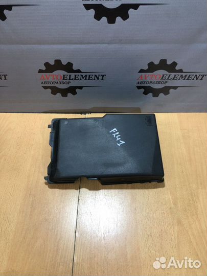 Крышка АКБ Мазда 3 BL