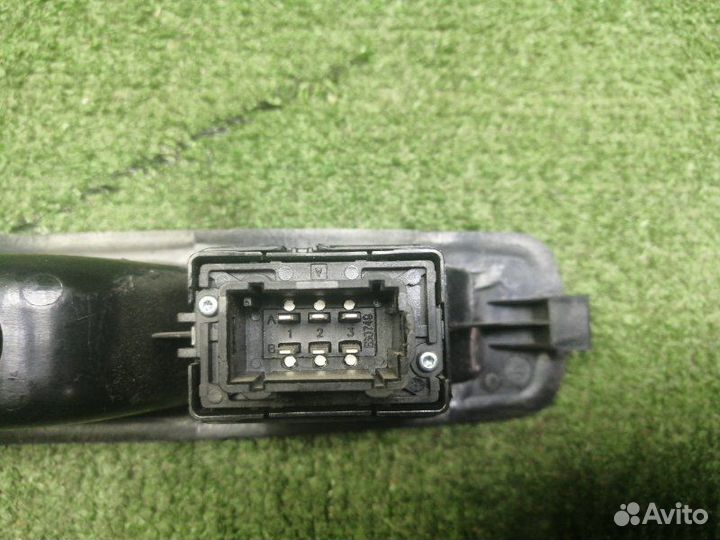 Кнопка стеклоподъемника задняя левая Renault Megan