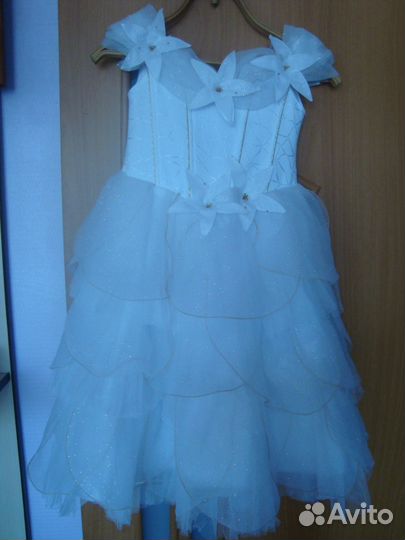 Платье нарядное