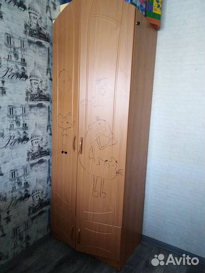 Письменный стол