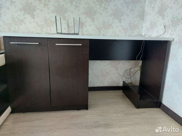 Компьютерный стол/ рабочий стол