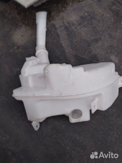 Бачок стеклоомывателя mazda 3 bk