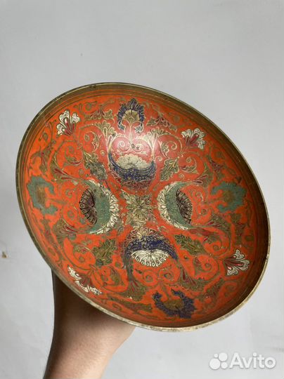 Латунная тарелка