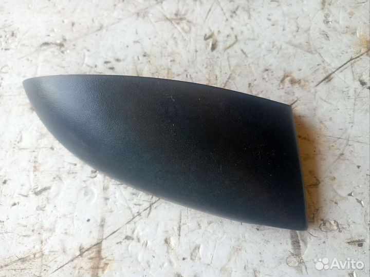 Уголок двери передний левый Peugeot 307
