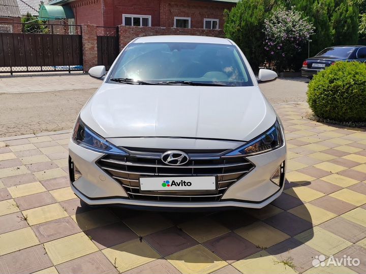 Hyundai Elantra, 2019