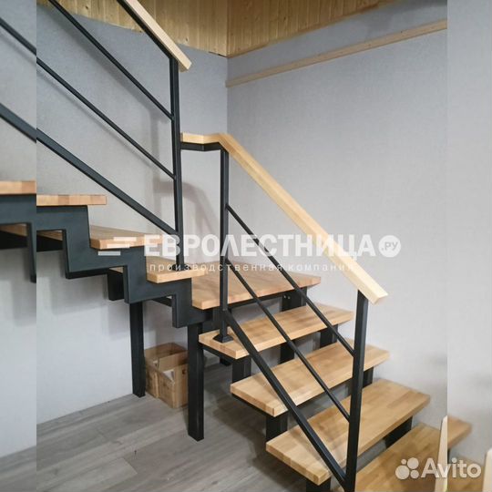 Лестница на металлокаркасе