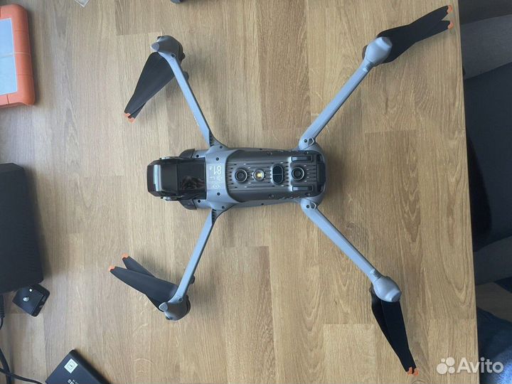 Квадрокоптер DJI Mavic Air3 fly more combo