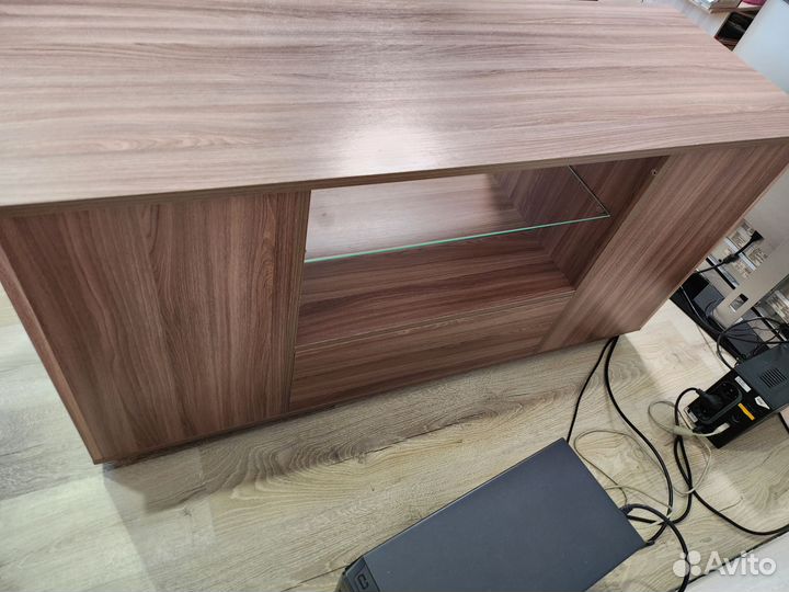 Тумба под тв 132*48см