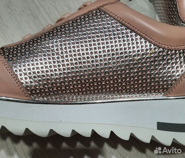 Кроссовки женские 37 размер новые