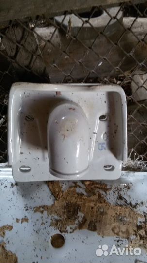 Раковина,И Бачок для унитаза,всё новое