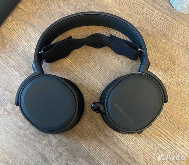 Гарнитура игровая SteelSeries Arctis 3 на гарантии