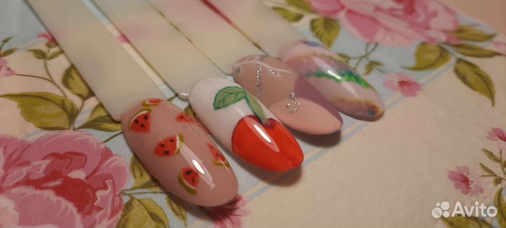 Маникюр, ламинирование ресниц