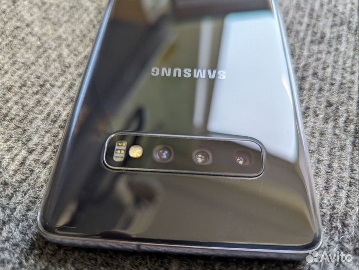 Samsung Galaxy S10+, 8/128 ГБ