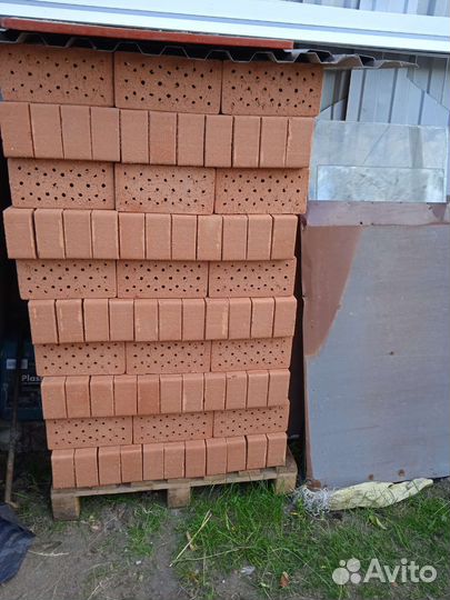 Кирпич красный