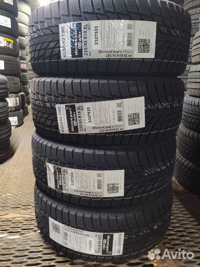 Kumho WinterCraft Ice Wi51 235/45 R18 98T