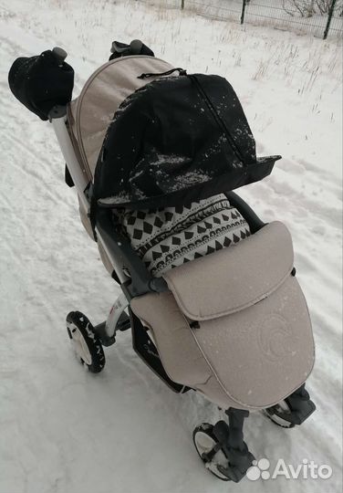 Прогулочная коляска все сезонная и аксессуары