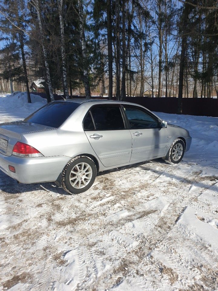 Mitsubishi Lancer: фото владельца