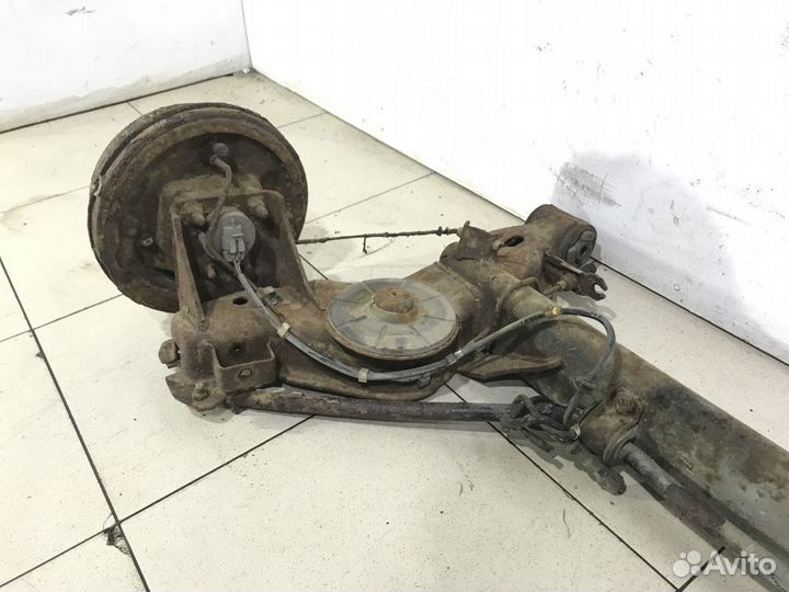 Балка задняя (подрамник)