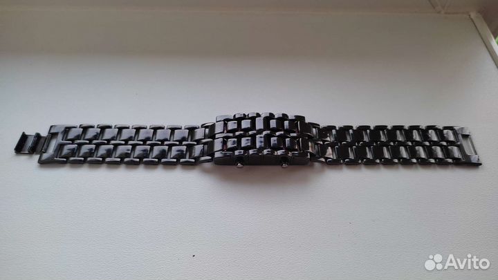 Часы - браслет креативные, новые