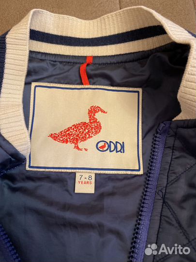 Бомбер на девочку