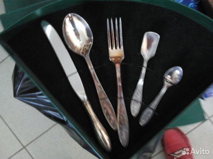 Предметы сервировки стола новыемельх. посеребряный