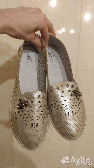 Балетки новые Золото с пчёлкой 37 р