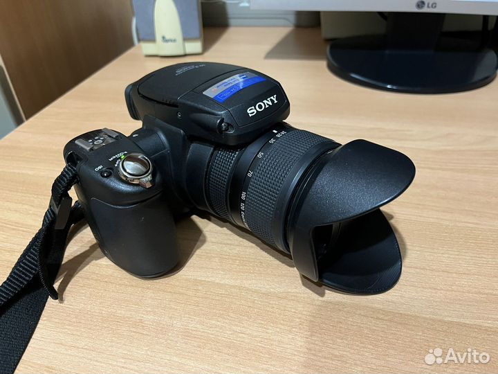 Sony Cyber-shot DSC-R1