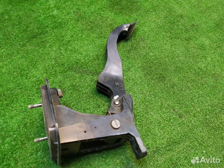 Педаль сцепления Chevrolet Lacetti J200 F14D3 2011