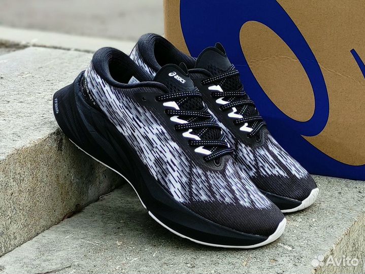 Кроссовки Asics Novablast 3 беговые