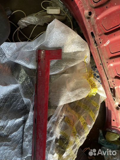 Пластиковый порог левый subaru impreza 2005 год