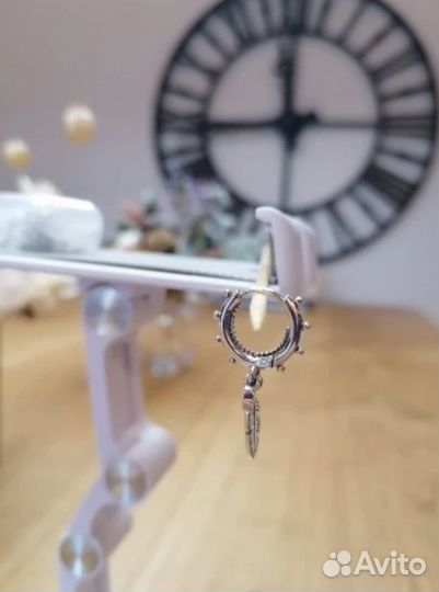 Серьги Pandora «перья талисманы»