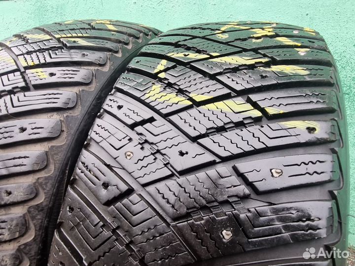 Goodyear Ultragrip Ice Arctic 215/55 R17 98T