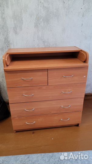 Компьютерный и пеленальный столы