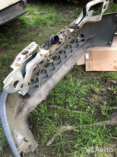 Передний бампер