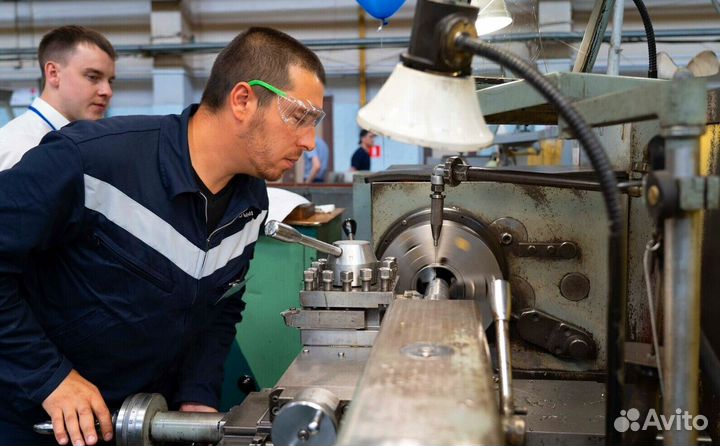 Токарь-универсал Вахта