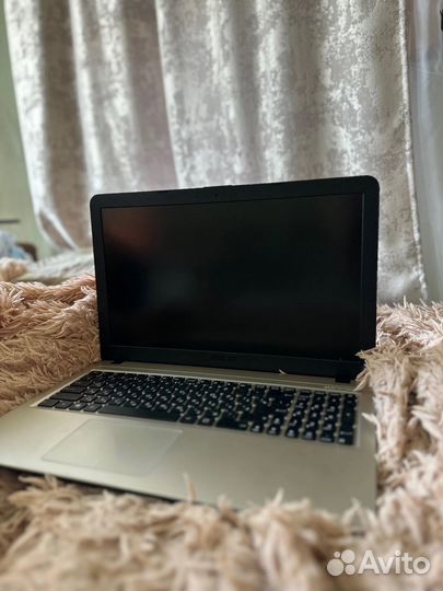Vivobook 15 asus laptop x540u