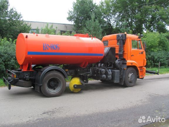Дорожно-комбинированная машина ко-806 на шасси кам