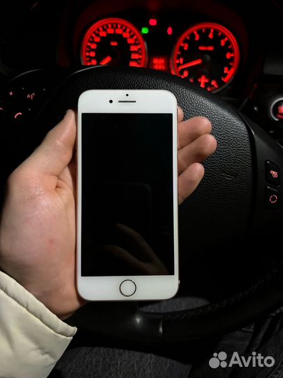 iPhone 8, 64 ГБ