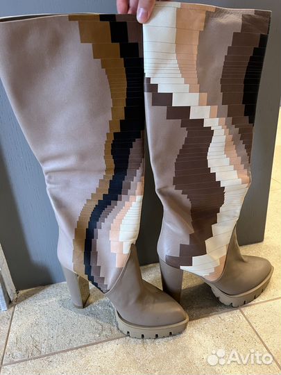 Продам новые сапоги Baldinini