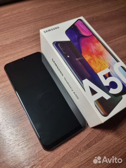 Samsung Galaxy A50, 4/64 ГБ