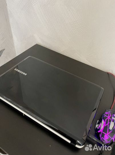 Ноутбук Samsung
