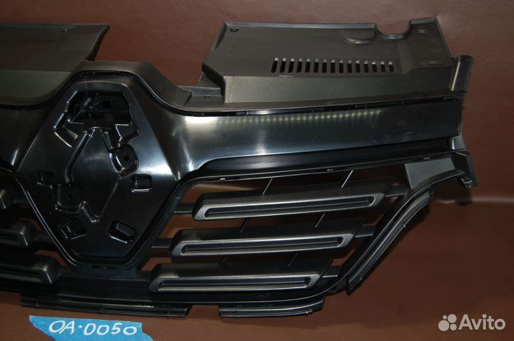 Решетка радиатора - Renault Logan 2