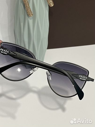 Солнцезащитные очки женские prada новые