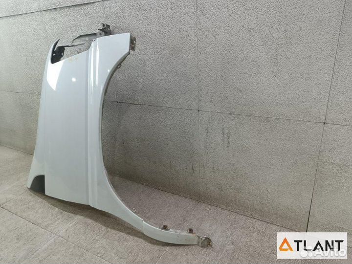 Крыло переднее правое nissan elgrand